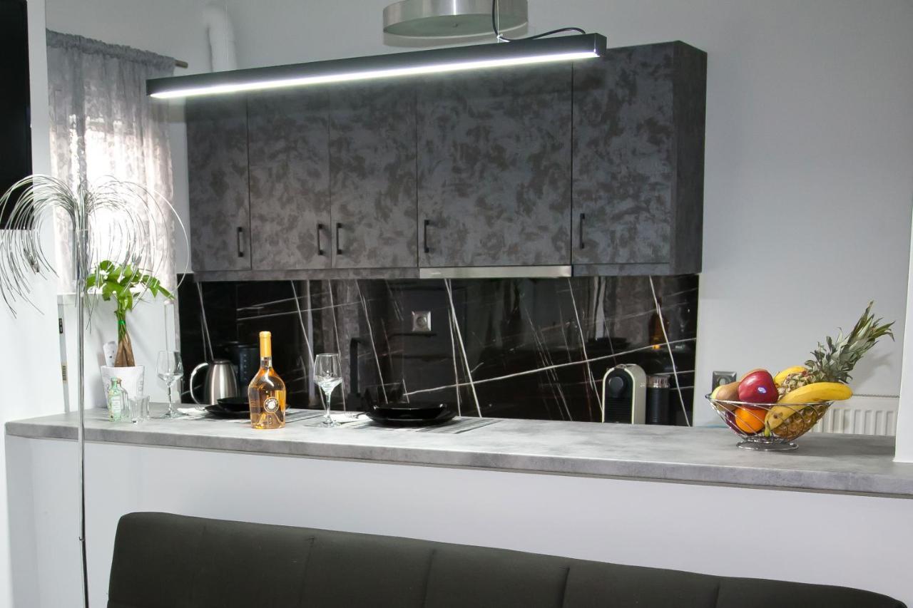 יואנינה Chris Luxury Studio מראה חיצוני תמונה